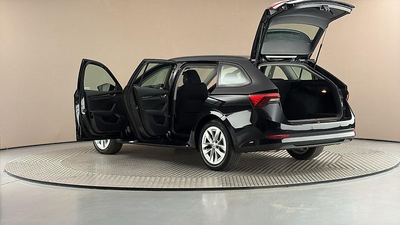 Škoda Octavia 2.0 TDI DSG Ambition Combi - fotka 7 z 23