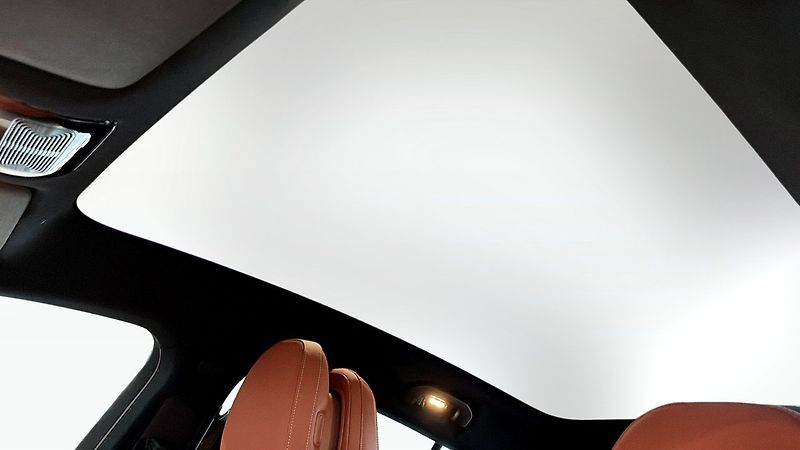 Mercedes-Benz GLC 400 4M AMG Premium+ Pano Venti - fotka 10 z 12