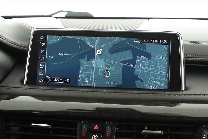 BMW X6 (2016) M Paket xDrive40d - fotka 12 z 21