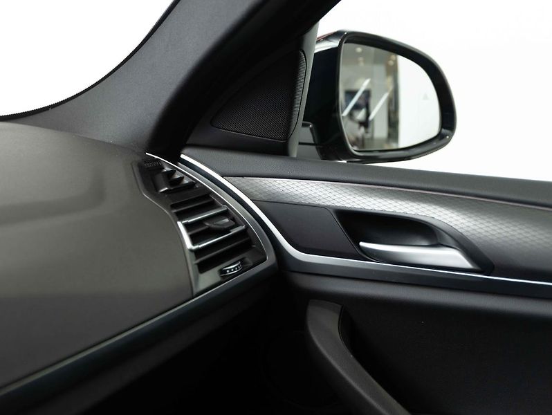 BMW X4 xDrive20d - fotka 16 z 22