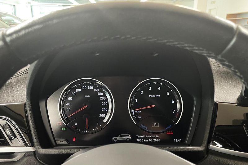 BMW X1 xDrive25e, ČR, 1.MAJ - fotka 15 z 32
