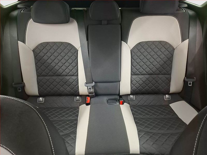 Kia Pro_Ceed (2019) GT-Line 1.4 T-GDI, Automat, ČR - fotka 10 z 23
