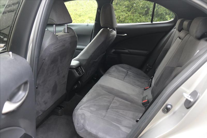Lexus UX 250h 2,0 HEV, DSG, 1.Maj.  UX - fotka 48 z 64