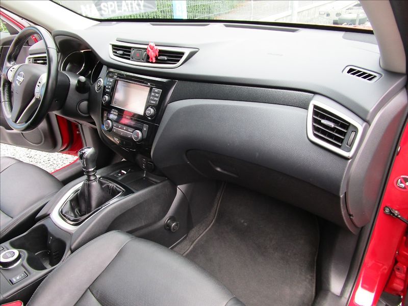 Nissan X-Trail 1.6dCi 96kW 4x4 Tekna, 1.maj. - fotka 24 z 78