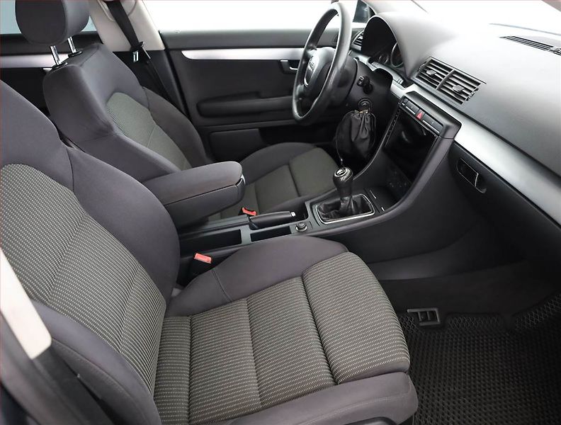 Audi A4 (2007) 2.0 TDI, po STK, Tažné - fotka 7 z 16