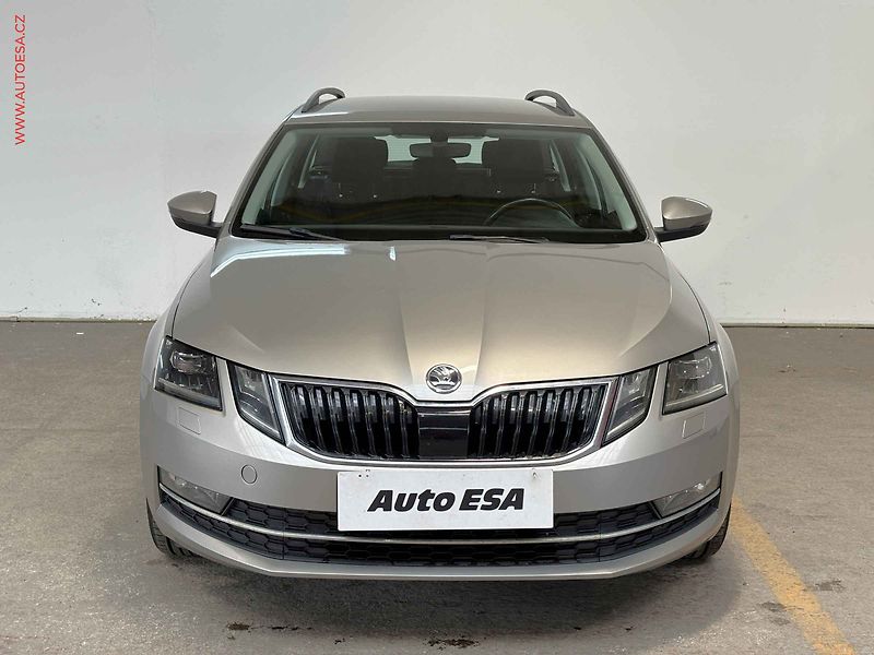 Škoda Octavia (2017) 1.6TDI, ČR, Style, LED - fotka 2 z 15
