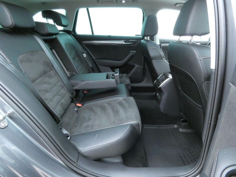 Škoda Superb (2023) Scout 2.0 TDI 147KW DSG 4x4 - fotka 27 z 30