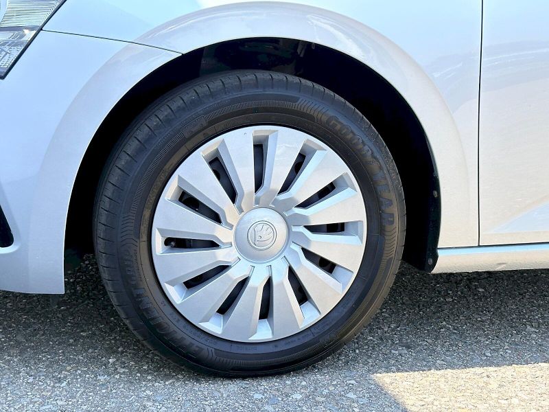 Škoda Scala (2022) 1.0 TSI / 70 kW / AMBITION - fotka 21 z 28