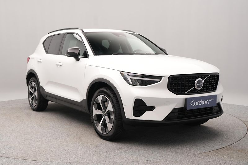 Volvo XC40 (2026) B3 AUT DARK PLUS - fotka 14 z 22