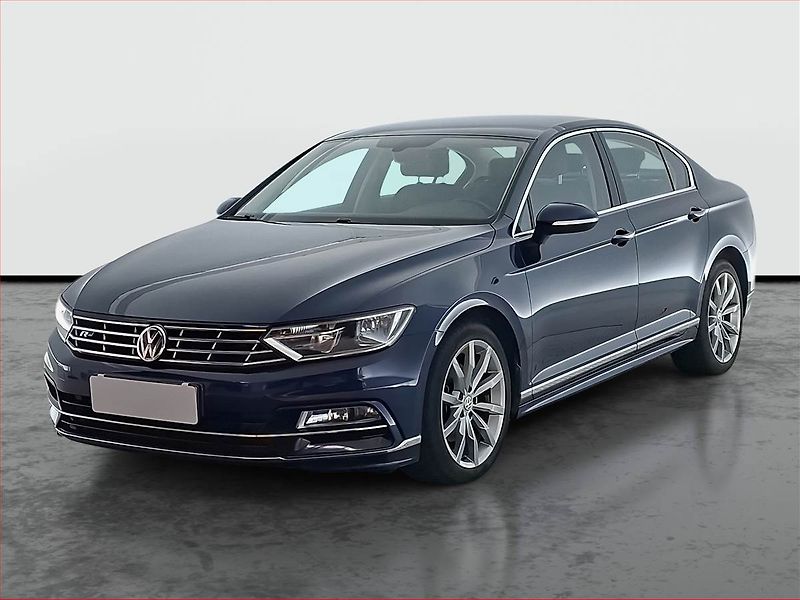 Volkswagen Passat (2018) R-Line 2.0 TDI, Kůže, Tempomat - fotka 2 z 19