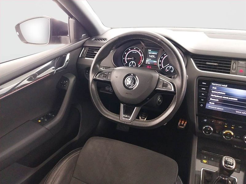 Škoda Octavia (2017) RS 230 2.0 TSI - fotka 7 z 24