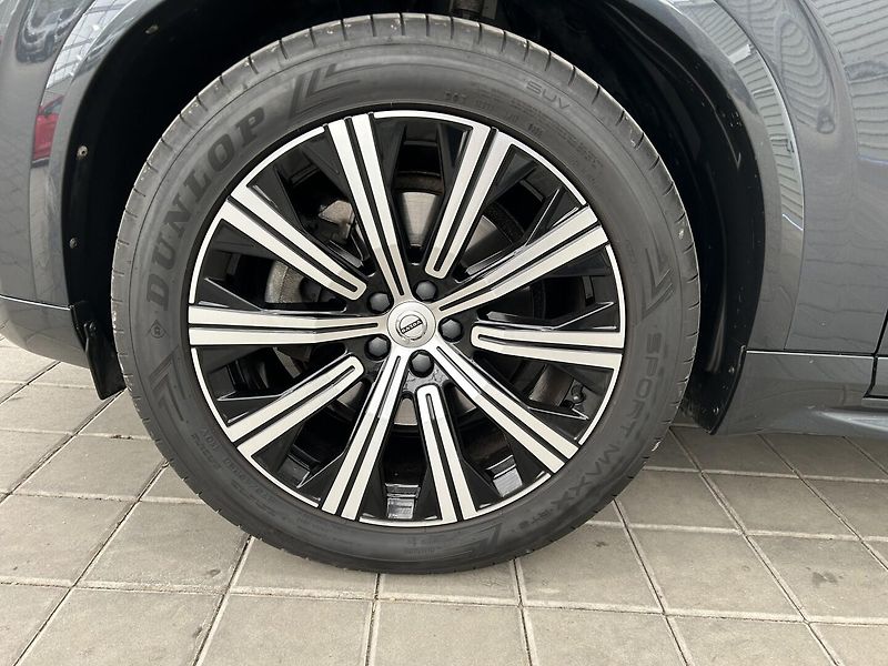 Volvo XC90 2.0 B5 4x4 Inscription - fotka 10 z 36