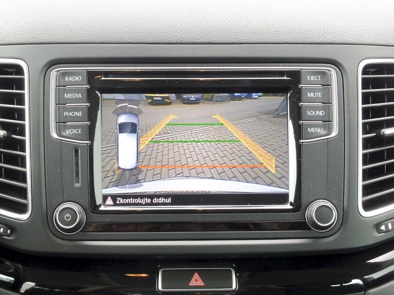 Volkswagen Sharan (2015) Highline 2,0 TDI 110kW 4MOTION - fotka 12 z 26