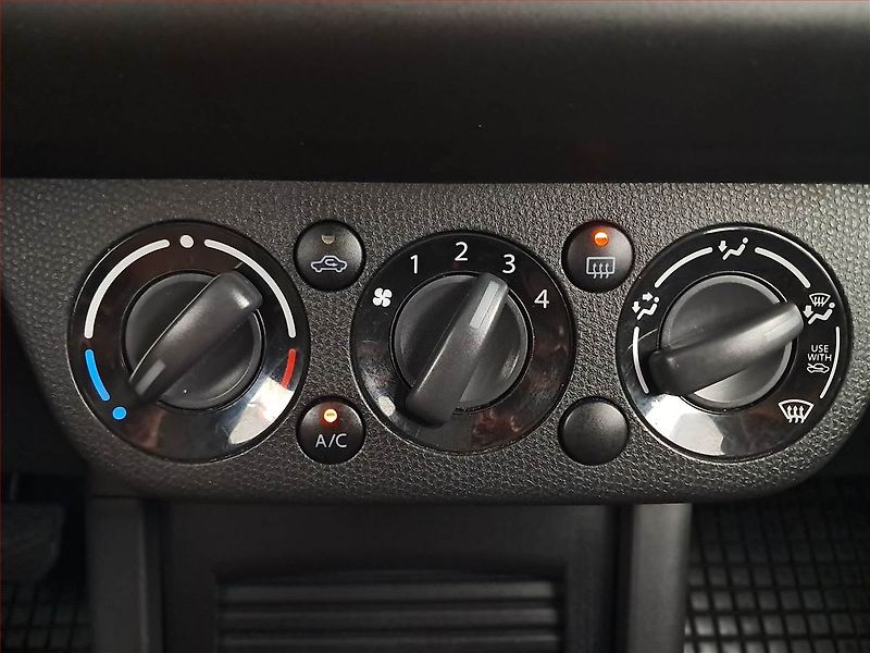 Suzuki Swift (2008) 1.3 i, Automat, po STK - fotka 13 z 18
