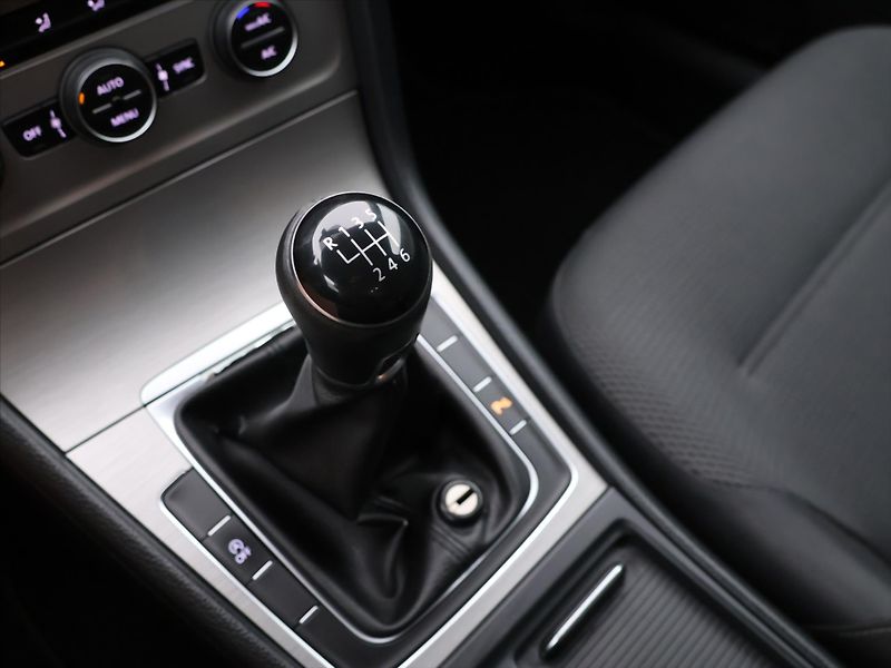Volkswagen Golf 1,4 TSI 90kW Comfortline CZ - fotka 21 z 29