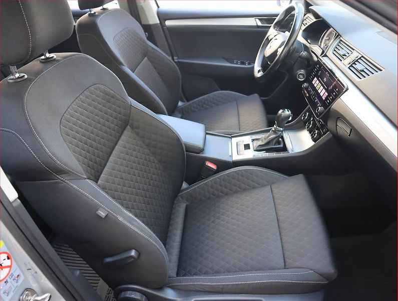 Škoda Superb (2021) Ambition 1.5 TSI, Automat - fotka 9 z 22