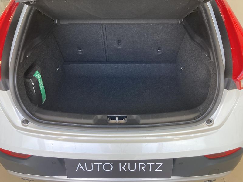 Volvo V40 CROSS COUNTRY T4  - REZERVACE - fotka 11 z 43