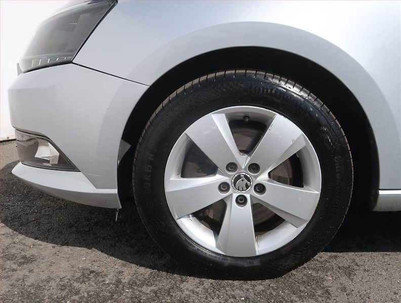 Škoda Fabia (2015) Style 1.2 TSI, ČR,1.maj - fotka 14 z 19