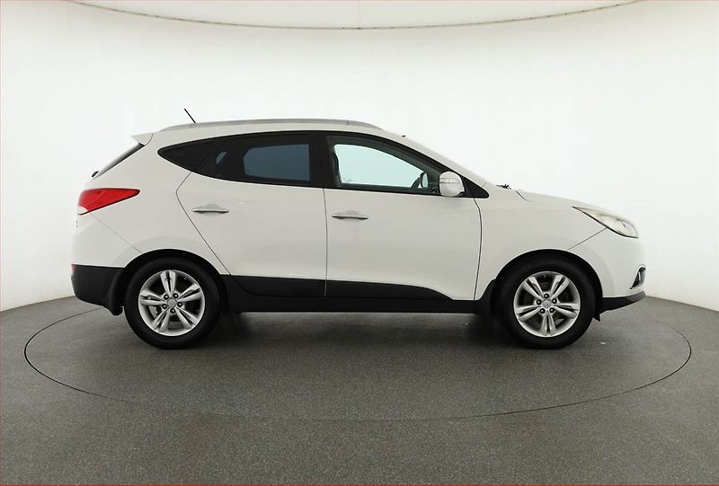 Hyundai ix35 (2012) 2.0 CRDi, 4X4, Tempomat - fotka 6 z 16