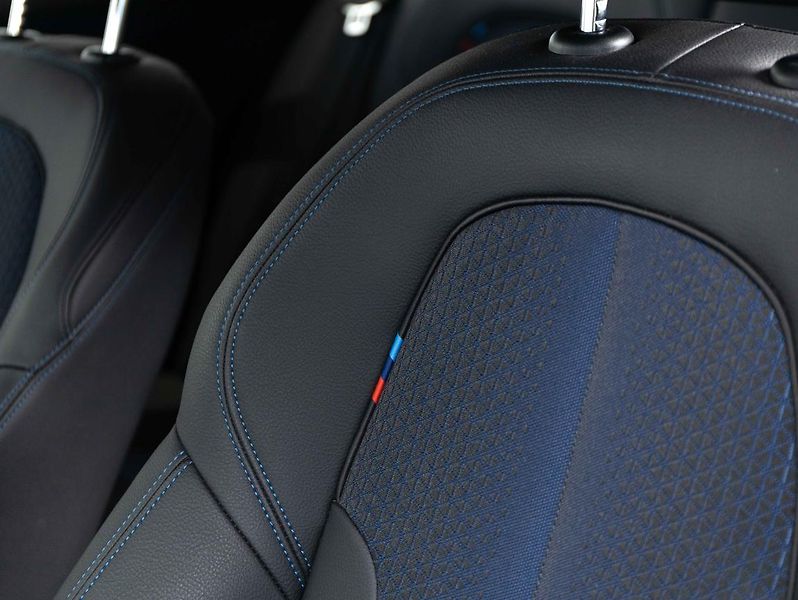 BMW Řada 1 M135i xDrive - fotka 19 z 22