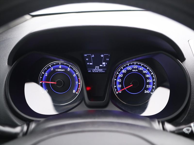 Hyundai ix20 1,4 CVVT 66kW Trikolor CZ - fotka 16 z 29