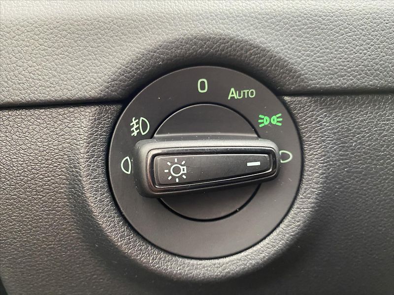 Škoda Octavia 1,5 TSI 110kW Ambition - fotka 21 z 28