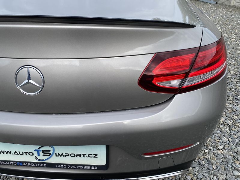 Mercedes-Benz Třídy C C 400 COUPE 4MATIC 51.000KM - fotka 40 z 149