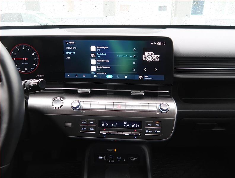 Hyundai Kona (2024) 1.0 T-GDI - fotka 12 z 20