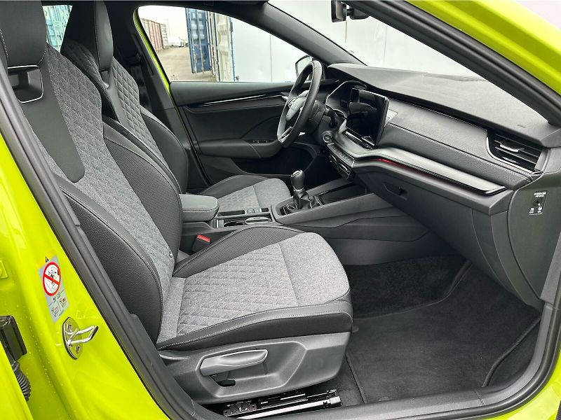 Škoda Octavia 1,5 TSI / 110 kW Sportline - fotka 15 z 24