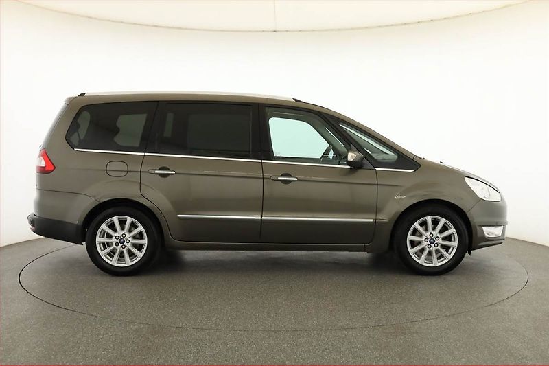 Ford Galaxy (2012) 2.0 TDCi, 7 míst, Tempomat - fotka 6 z 17