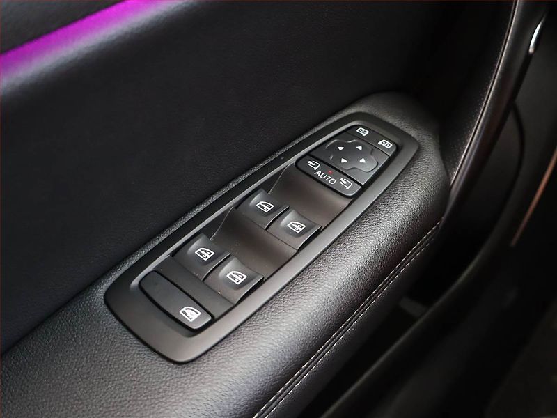 Renault Mégane (2018) 1.6 SCe, Serv.kniha, Navi - fotka 17 z 17
