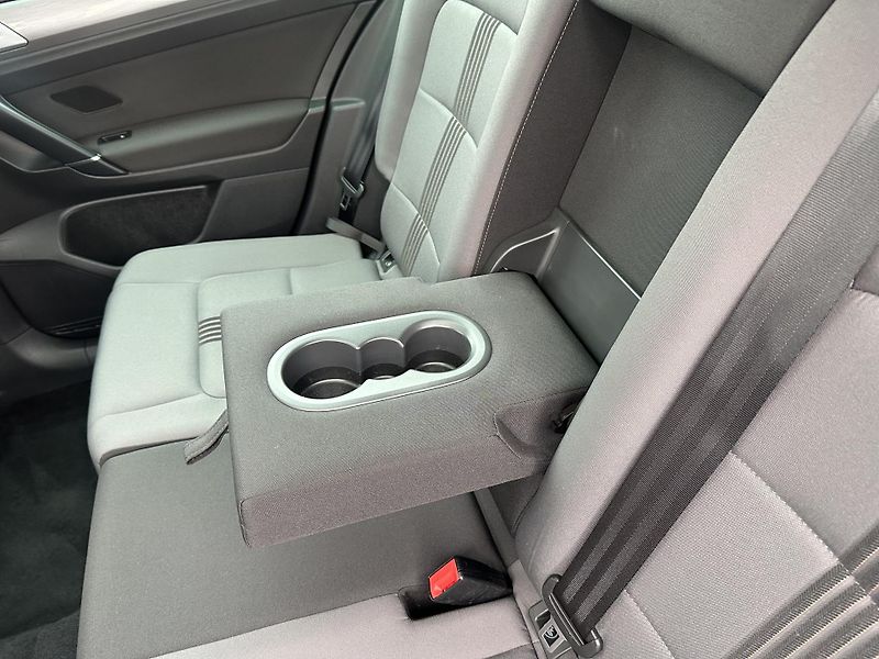 Volkswagen Golf Sportsvan (2016) 1.4 TSI DSG ser.knížka - fotka 30 z 43