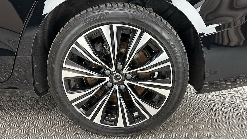 Volvo V60 2.0 T6 AUT AWD Recharge Plus B - fotka 18 z 27