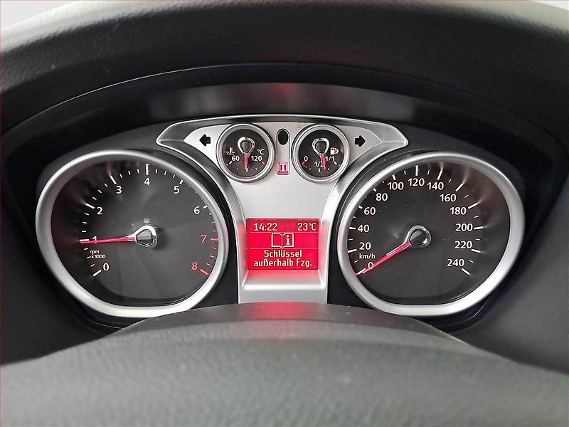 Ford Focus (2010) 1.8 16V, po STK, Tažné - fotka 11 z 14