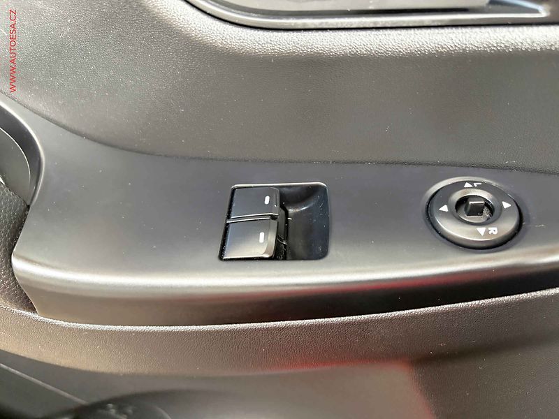 Hyundai ix20 (2019) 1.6 VVTi, Trikolor - fotka 12 z 14