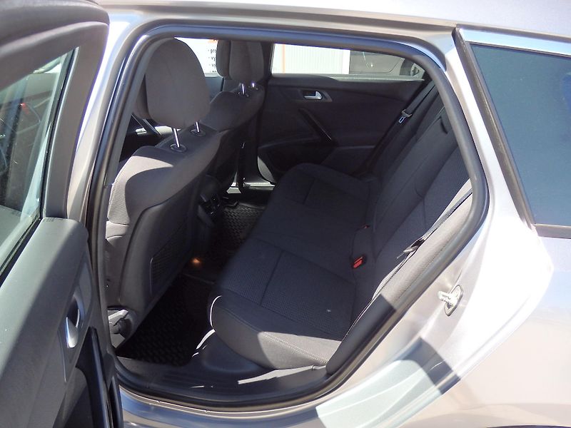 Peugeot 508 2.0 HDI 110 kW PANORAMA, NAVI - fotka 7 z 16