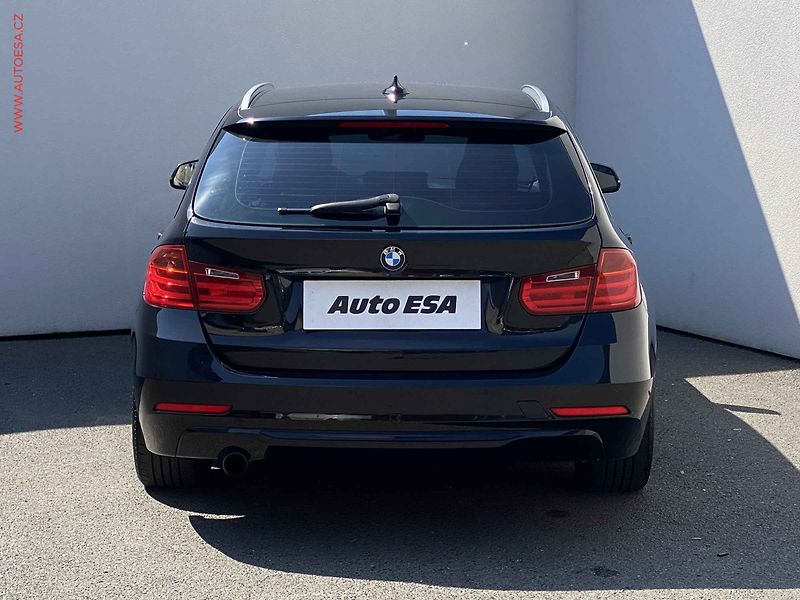 BMW Řada 3 (2012) 2.0i 320i, AC, navi, park - fotka 5 z 19