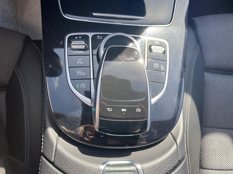 Mercedes-Benz Třídy E E 220d 4M AVANTGARDE - fotka 25 z 26