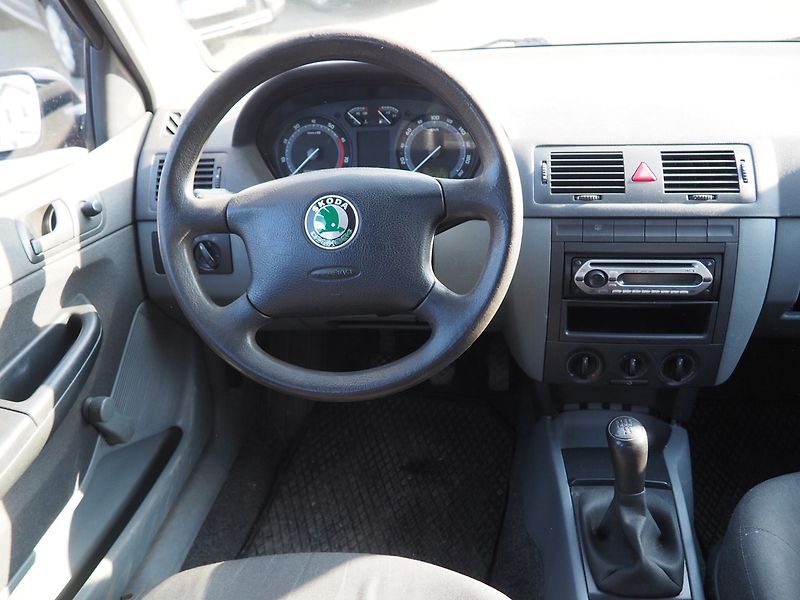 Škoda Fabia (2005) 1,2 HTP - fotka 18 z 29