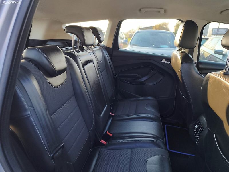Ford Kuga (2016) - fotka 23 z 39