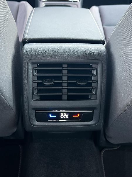 Volkswagen Golf Alltrack 2.0TDI 147KW DPH TZ - fotka 21 z 24