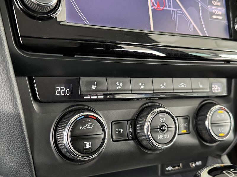 Škoda Octavia 2,0TDI DSG*Navi*Xenon*Kamera - fotka 25 z 36