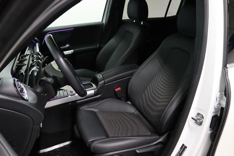 Mercedes-Benz GLB 200 Advanced+ Kamera Taž ACC - fotka 19 z 22