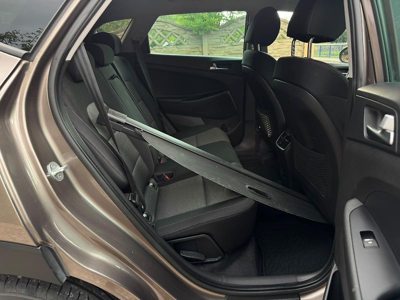 Hyundai Tucson (2021) 1.6D 4x4 1.MAJIT. ČR DPH TAŽNÉ - fotka 19 z 28