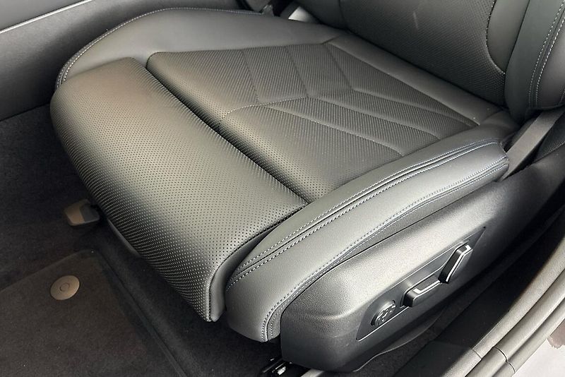 BMW Řada 5 řady 5 | 520d xDrive - fotka 7 z 24