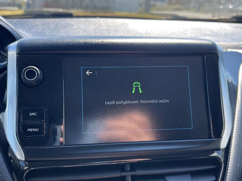 Peugeot 2008 (2019) 1.5 BlueHDi - fotka 39 z 40