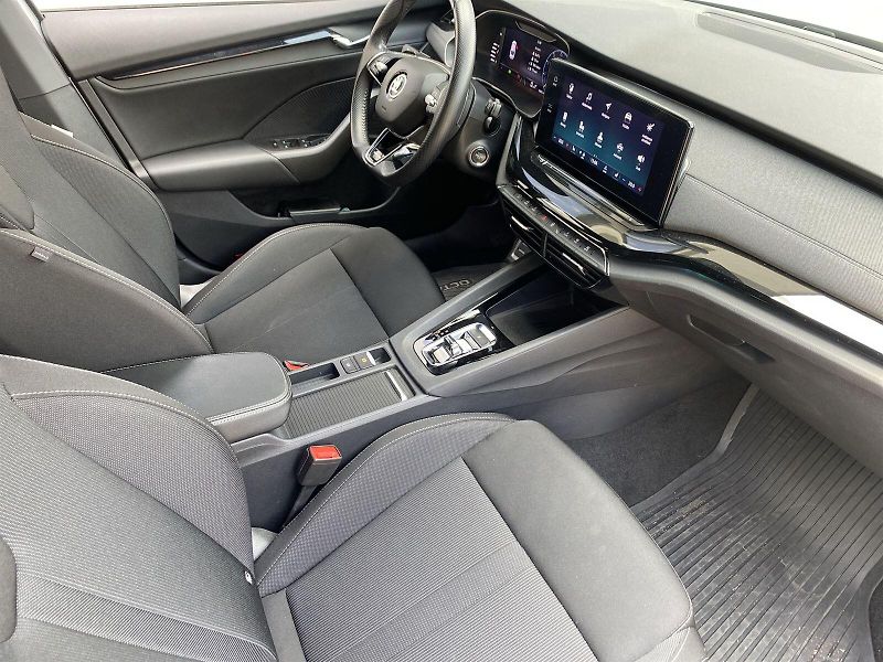 Škoda Octavia (2023) 2.0 TDI DSG SportLine - fotka 10 z 35