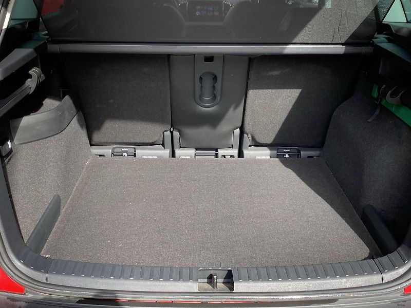 Škoda Karoq (2018) 1.5 TSI DSG Style + - fotka 34 z 40
