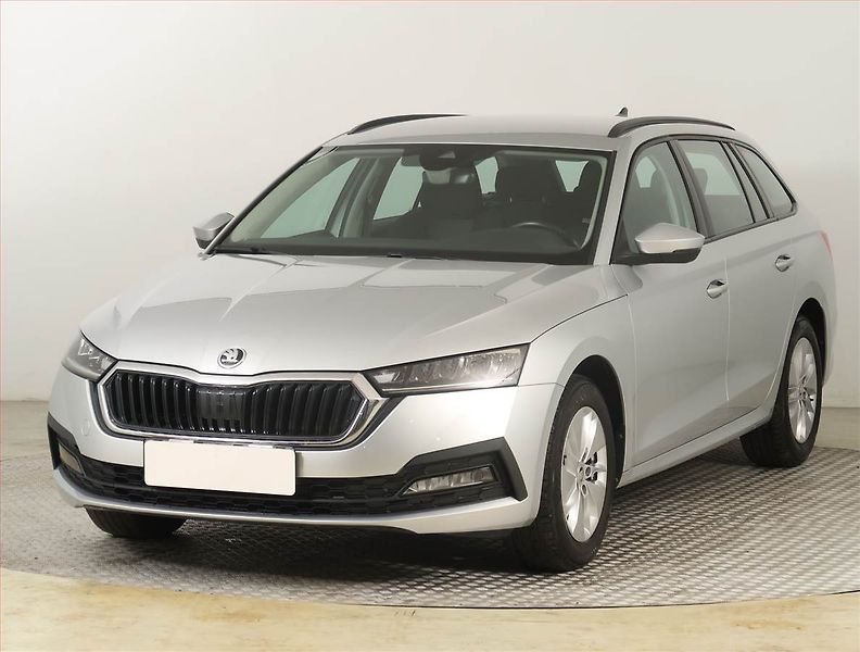 Škoda Octavia (2022) Ambition 2.0 TDI, ČR,1.maj - fotka 2 z 16