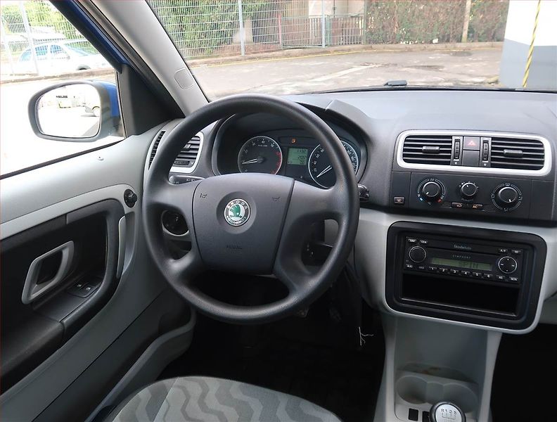 Škoda Roomster (2006) Comfort 1.4 16V - fotka 7 z 17